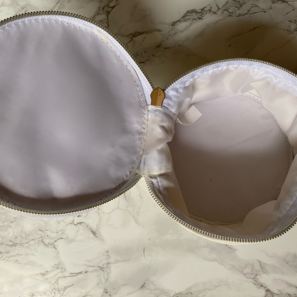 Small circular bag with zipper! Selfie prep kit . Use as a cosmetic bag or other - Picture 3 of 5